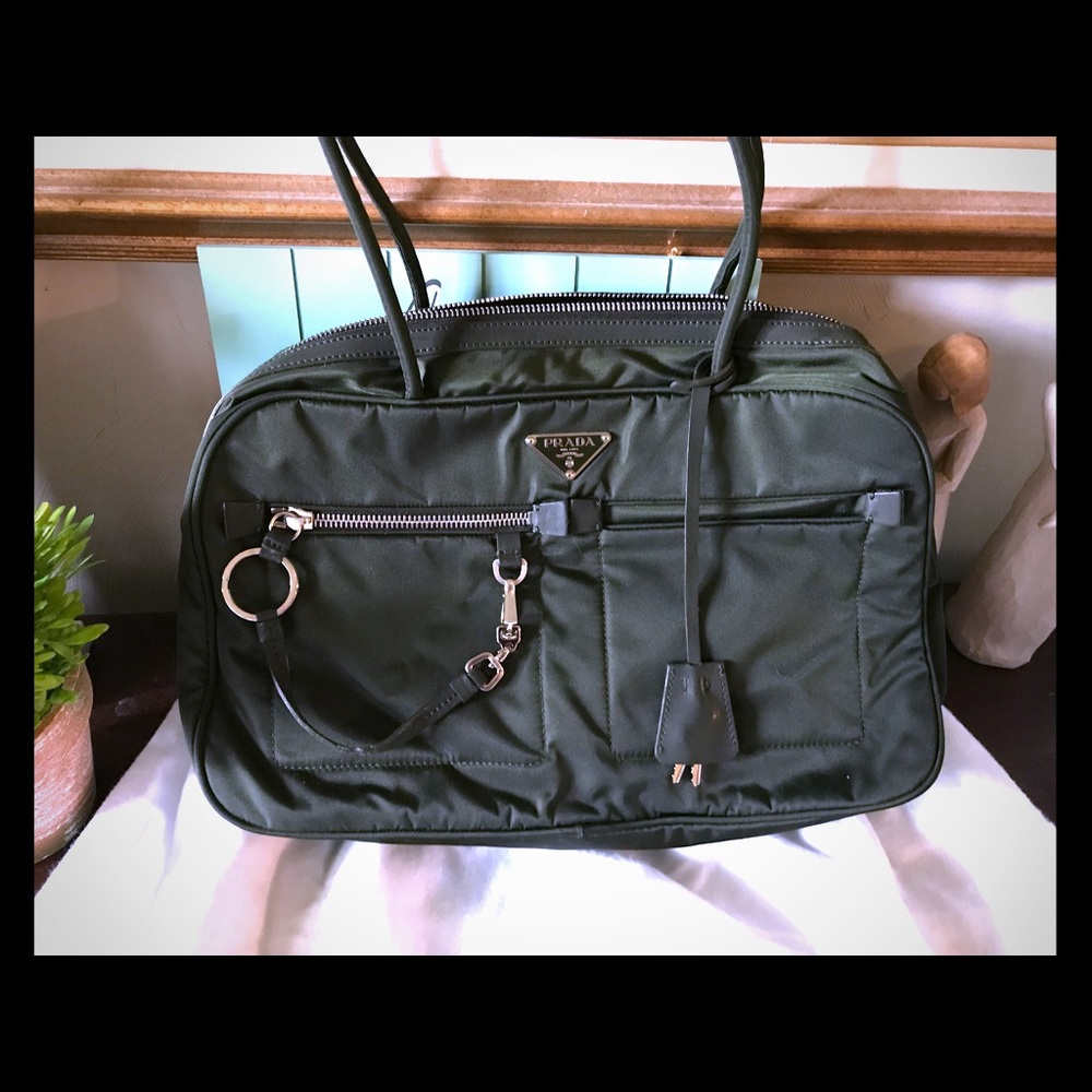 PRADA NYLON TESSUTO BAG! ❤️